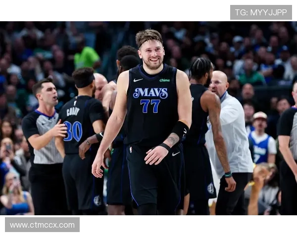 东契奇连砍两场四十加十分五助攻神兽级开局创NBA历史第一人 东契奇连砍两场四十加十分五助攻神兽级开局创NBA历史第一人